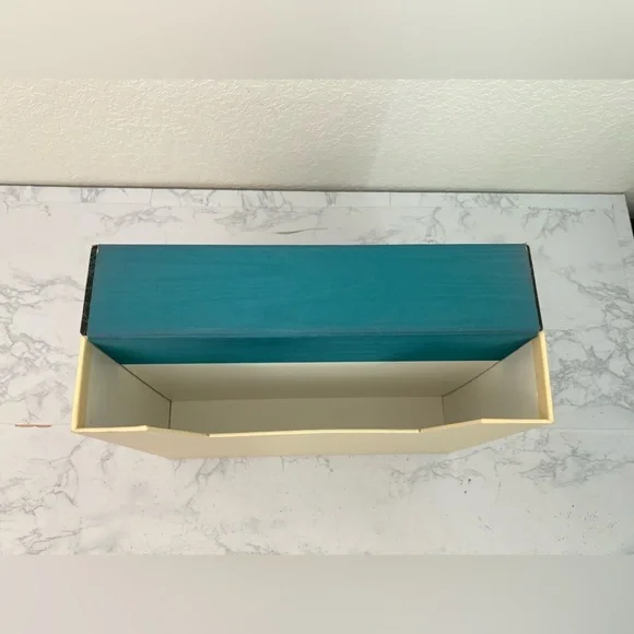 Walt Disney Collectors Society Magazine Box Vintage Book​​ - Picture 5 of 8